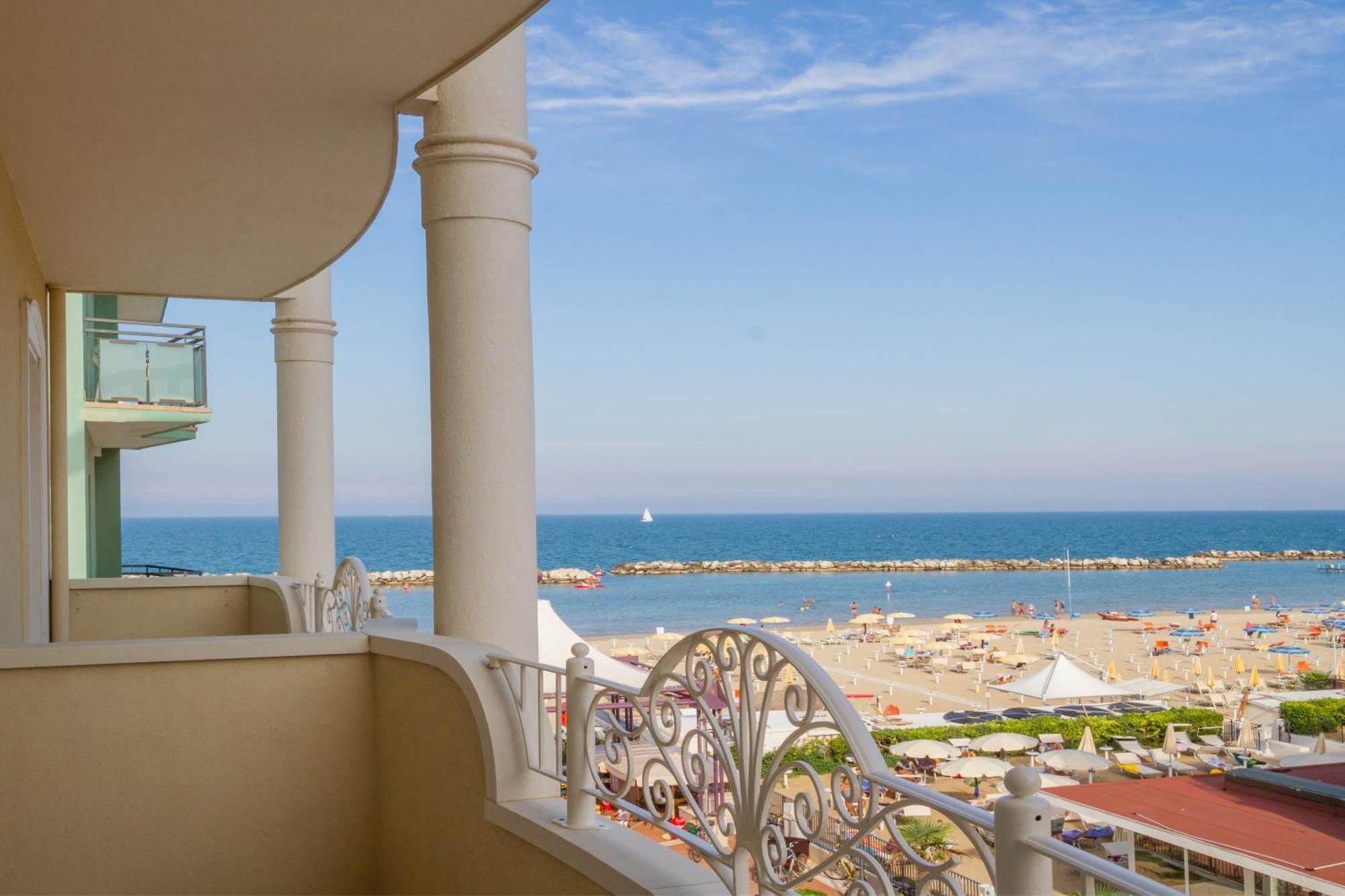 Hotel Rosa Maria Elite Беллария-Иджеа-Марина Экстерьер фото