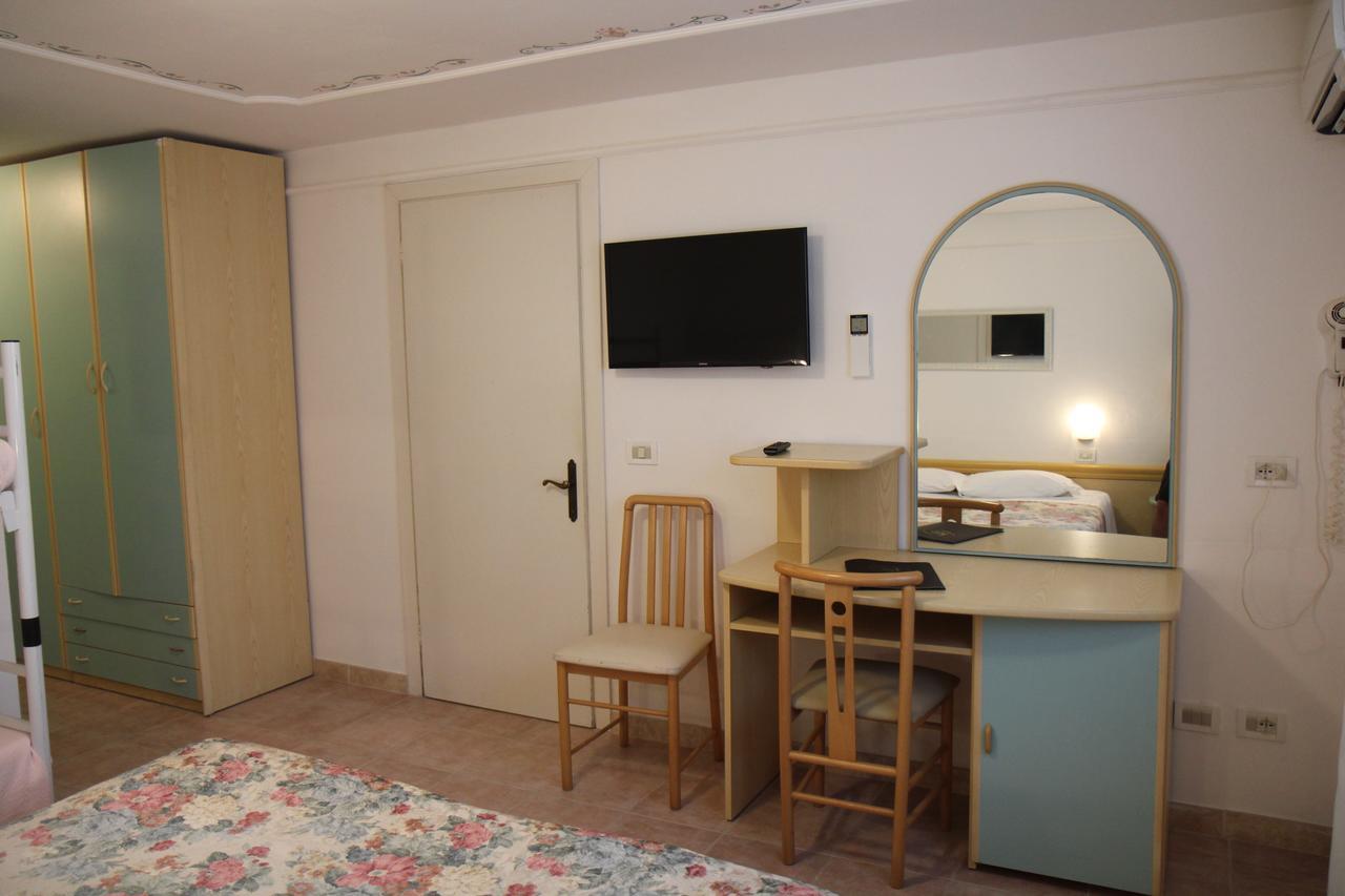 Hotel Rosa Maria Elite Беллария-Иджеа-Марина Экстерьер фото